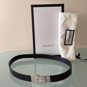 NIB Auth GUCCI leather BELT w/logo buckle 28”/71.5 cm ITALY
